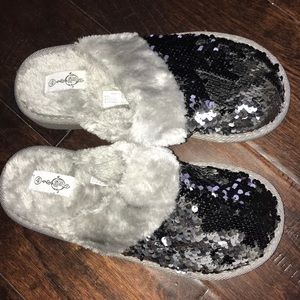NWOT sequin slippers